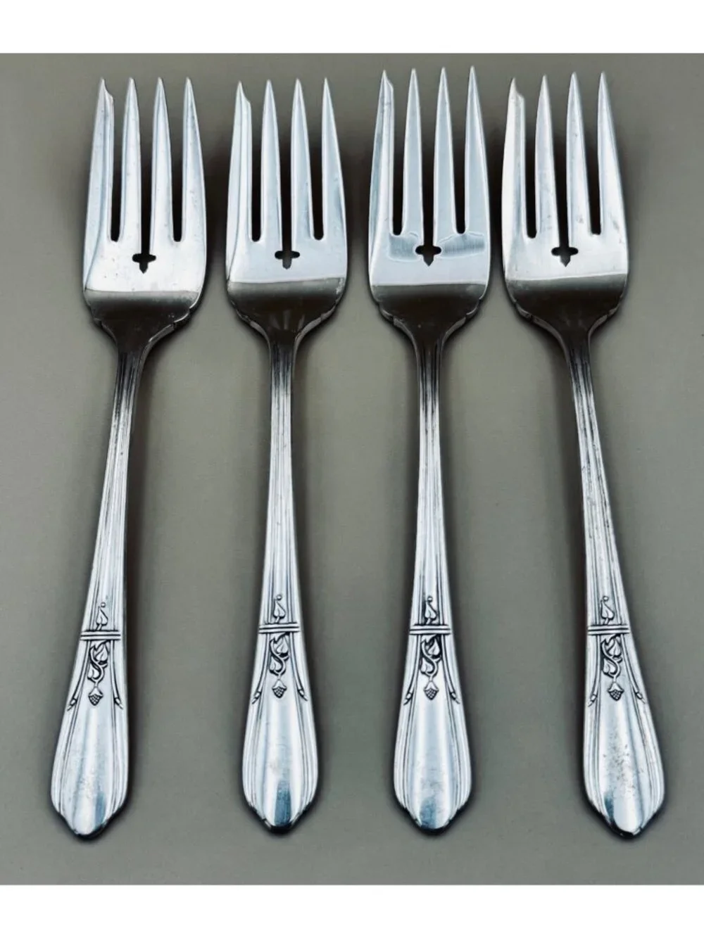 4 COUNTESS II Salad Forks Simeon L & George H Rogers Silverplate Oneida